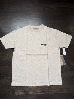 Fear of God Essentials T-Shirt SS22 Light Oatmeal Size Small